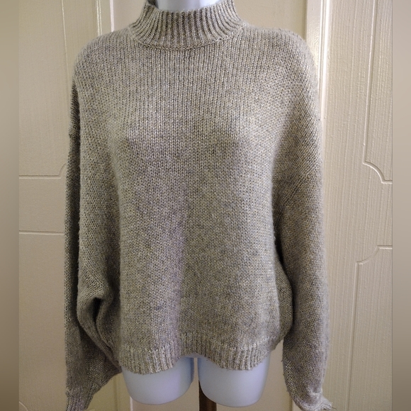 BB Dakota Steve Madden Long Sleeve Sweater - Picture 1 of 9